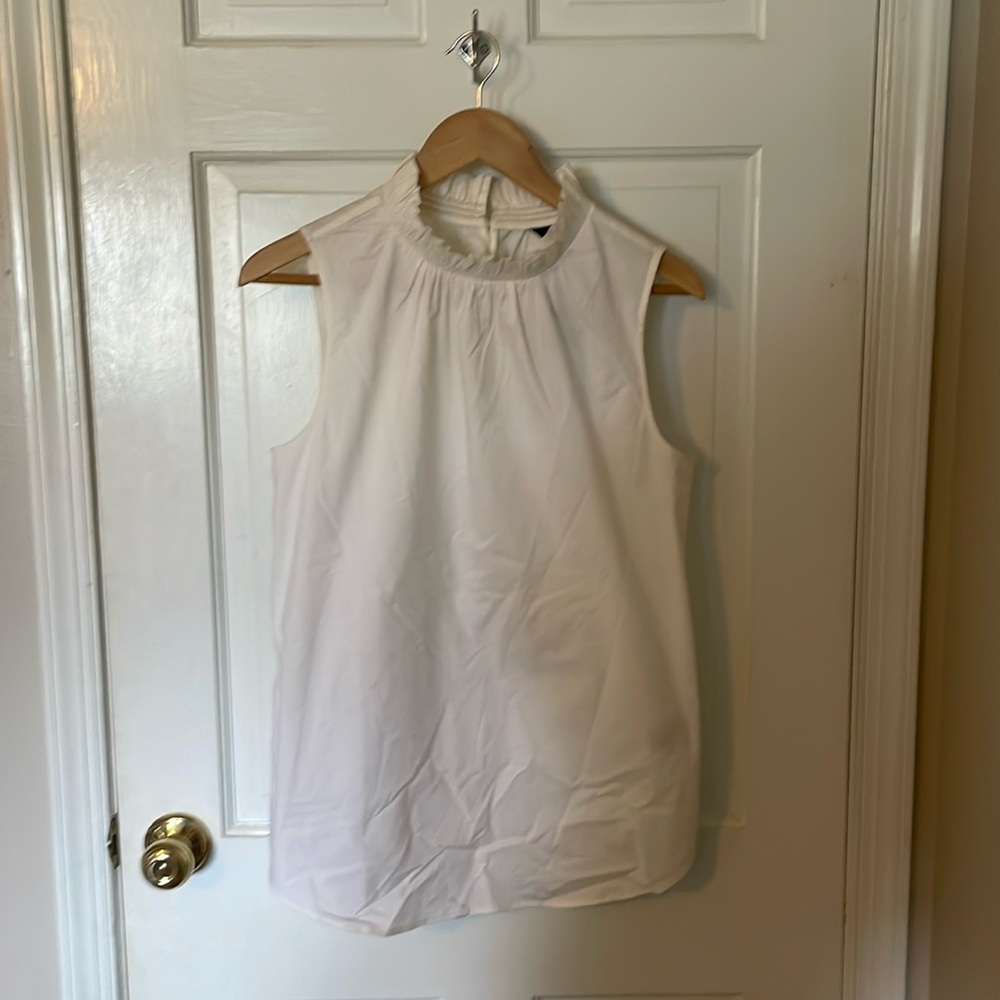 NWT Banana Republic Sleeveless white blouse